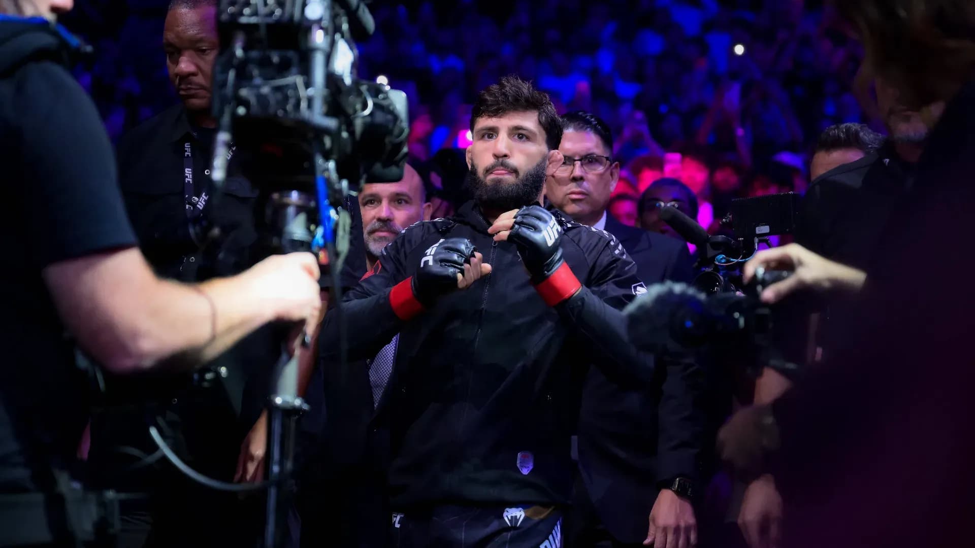 September 20, 2026, Los Angeles, California, USA: ARMAN TSARUKYAN defeated MAURICIO RUFFY by KO (elbows) at 4:56 of Round 1 during UFC 331 at the Crypto.com Arena in Los Angeles. Los Angeles USA - ZUMAo117 20260920_zsp_o117_028 Copyright: xMikaelxOnax