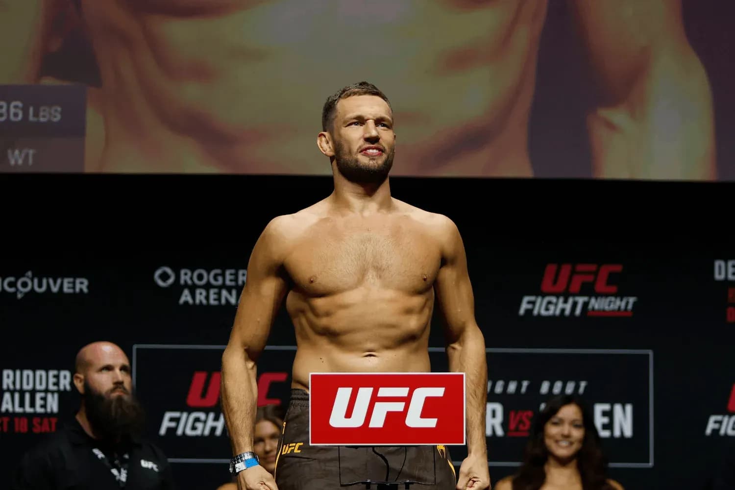 Reinier De Ridder poses after making weight